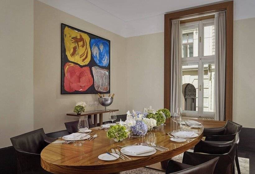 هتل The Ritzcarlton, Vienna