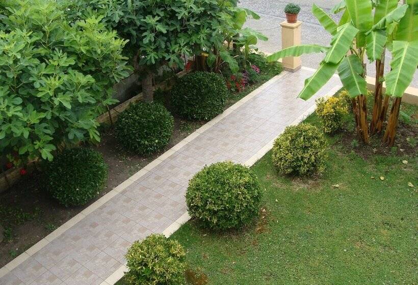 Toula S Apartments