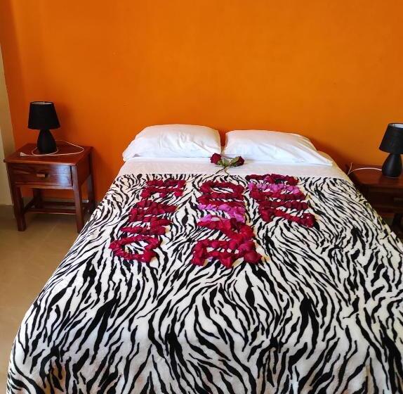 پانسیون Hostal Las Garzas Del Pelado