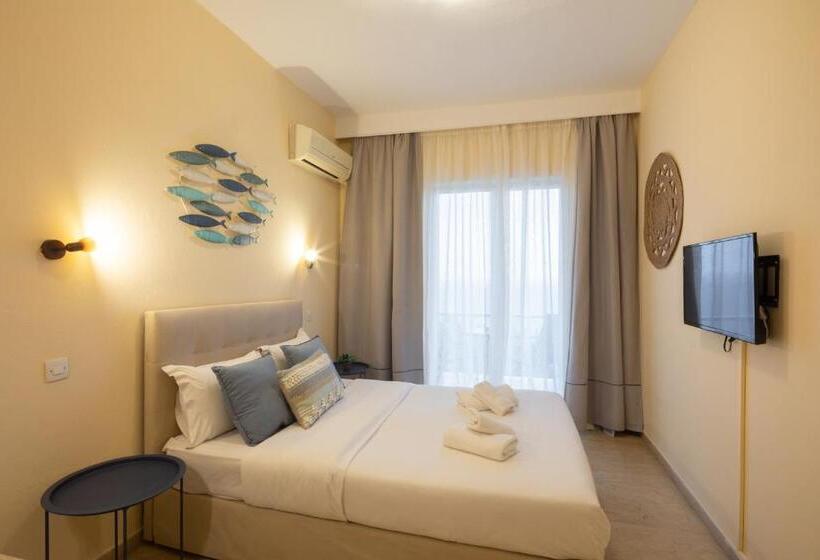 هتل Aurora Beach