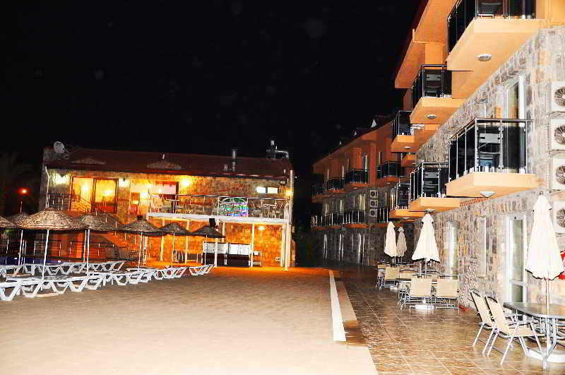 هتل Flora Palm Resort