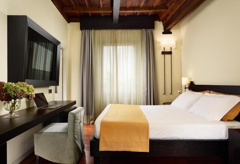 فندق Castello Visconteo