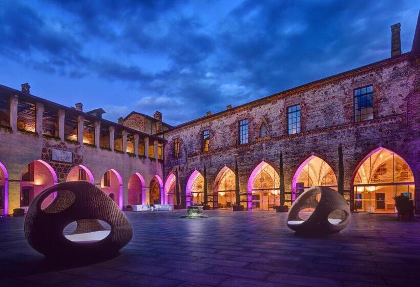 فندق Castello Visconteo