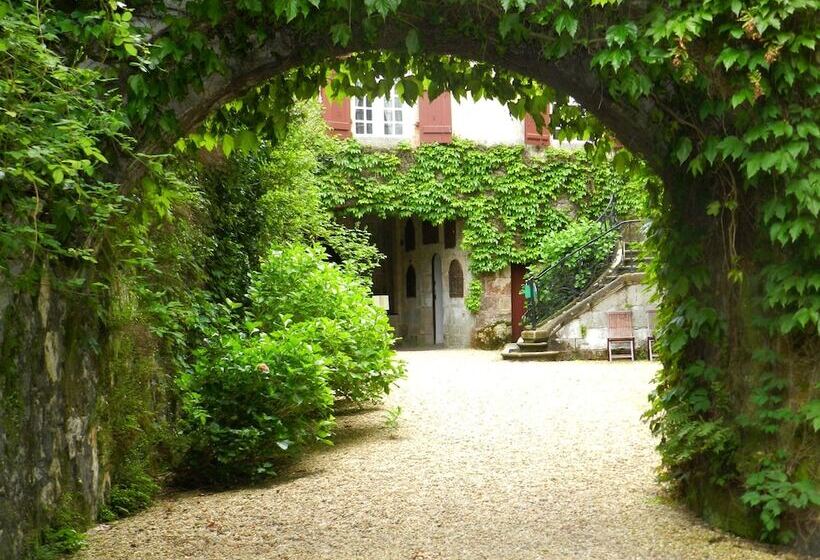 هتل Château D'Urtubie