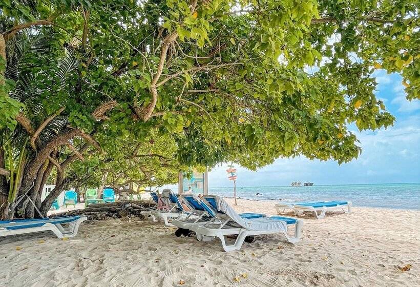 هتل Cocoplum Beach