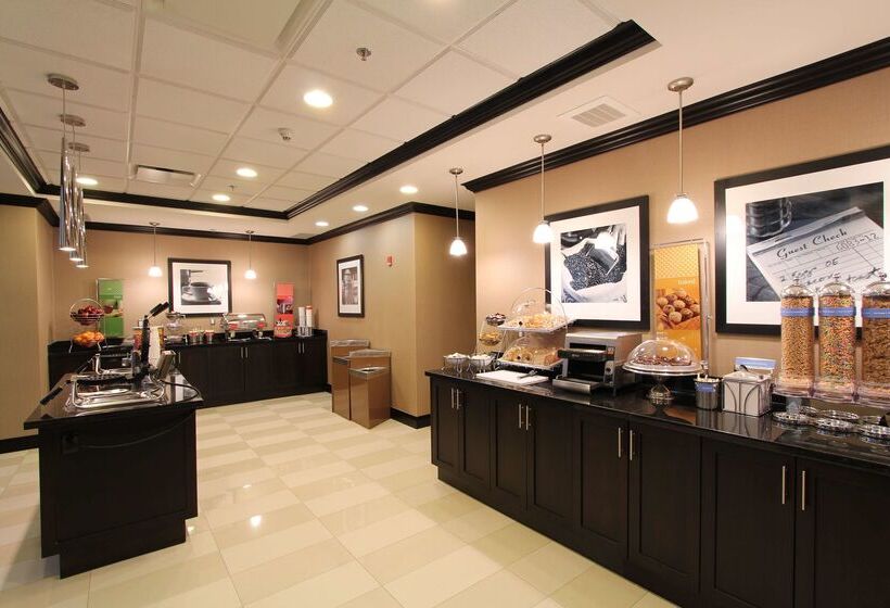 فندق Hampton Inn & Suites By Hilton St. John S Airport