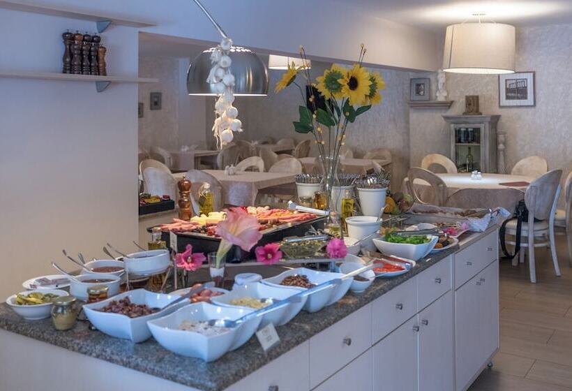 בית מלון כפרי Greek Pride Cronwell Rahoni