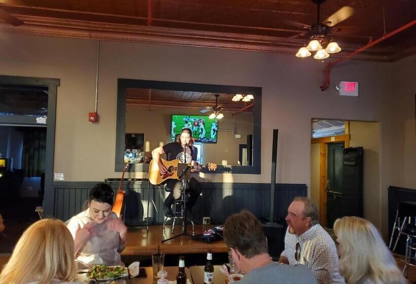 호스텔 Buffalo Lodge Of Bigfork