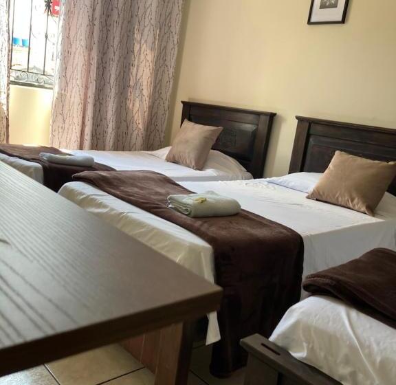 هتل La Posada Central