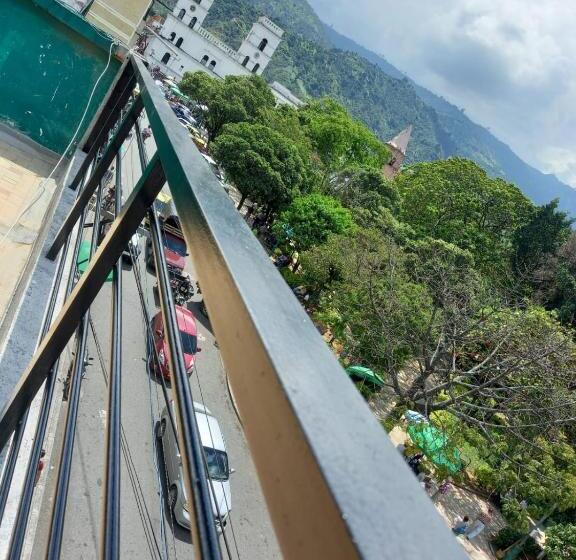 هتل La Posada Central