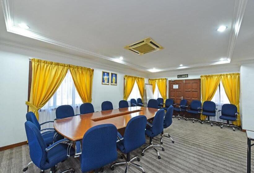 فندق Super Capital O 90434 Marmoris House