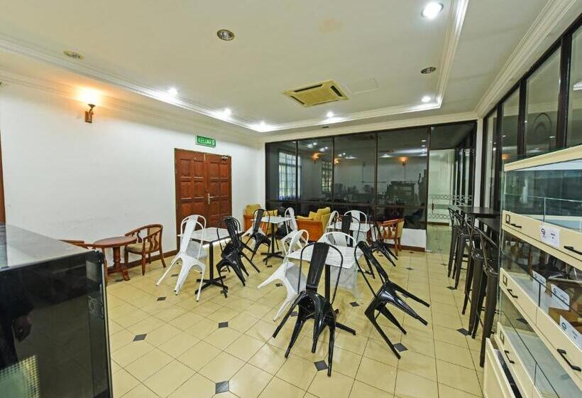 فندق Super Capital O 90434 Marmoris House