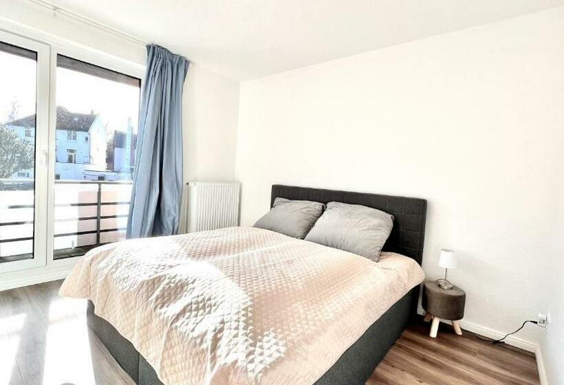住宿加早餐  Großes City Ferienhaus Mit Terrasse, Grill Und Parkplatz F19