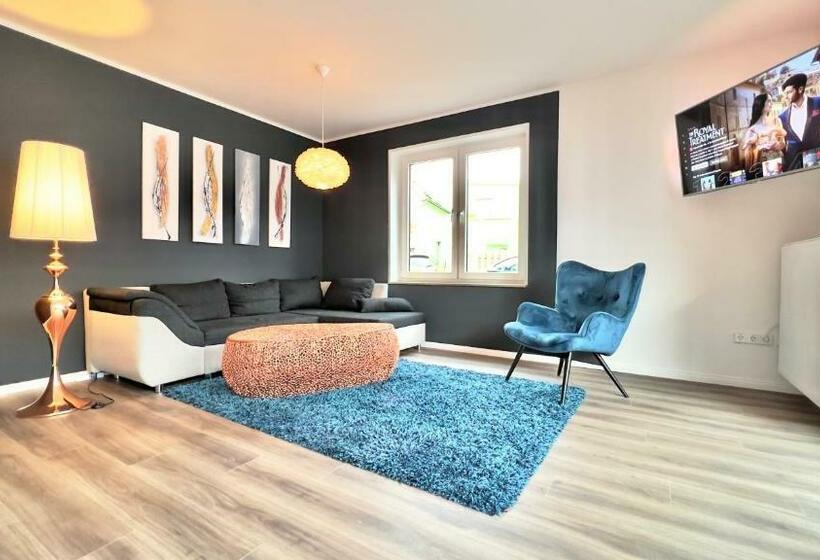 住宿加早餐  Großes City Ferienhaus Mit Terrasse, Grill Und Parkplatz F19