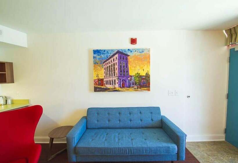 هتل Mother Earth Motor Lodge