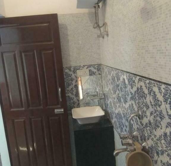 فندق Yashasvi
