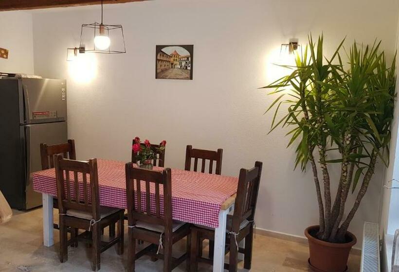 بنسيون Otto S Guesthouse