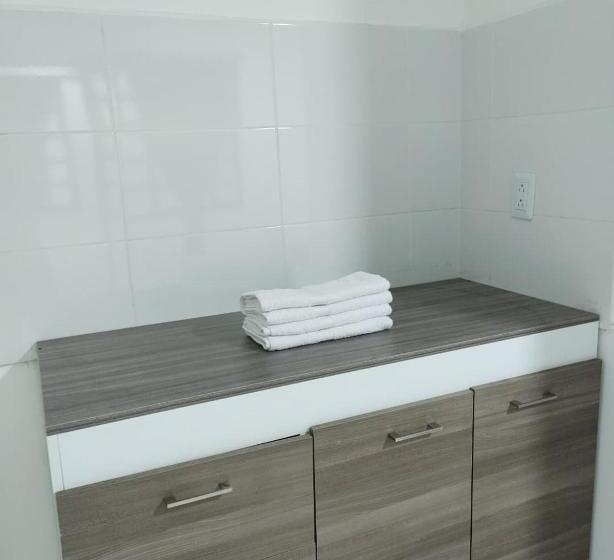 هتل Black & White