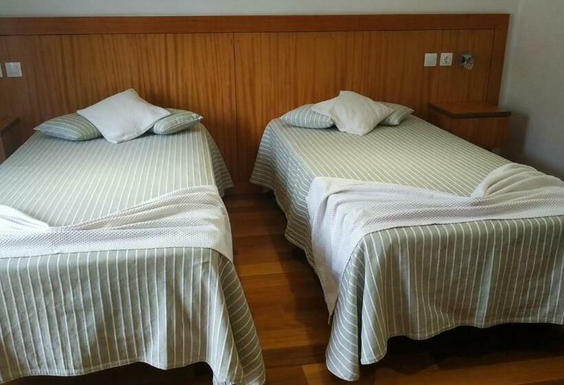 בית מלון כפרי Comodoro
