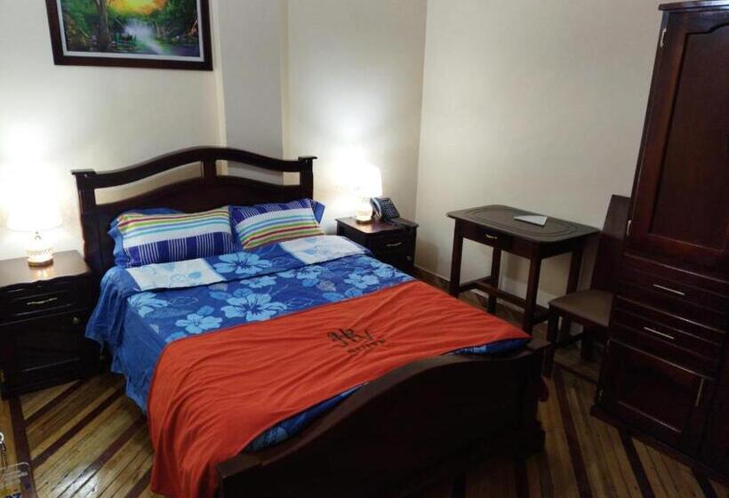 هتل Velanez Suite Riobamba