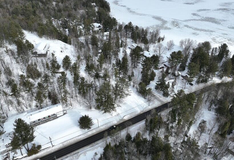 渡假胜地  3 Pines Lodge Muskoka