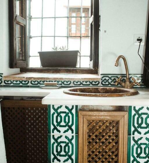 هاستل Fery & Nico