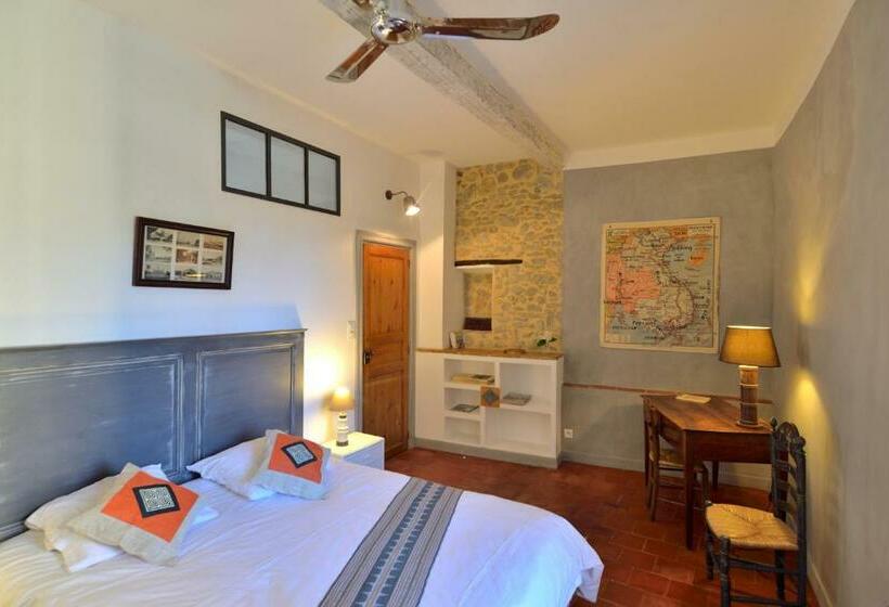 住宿加早餐  Le Village Hôtes