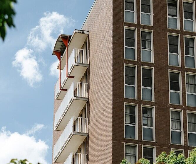 هتل Canberra Accommodation Centre