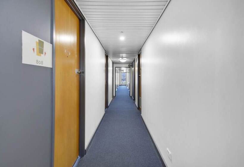هتل Canberra Accommodation Centre