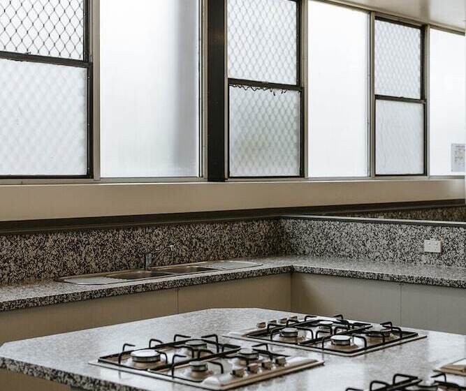 هتل Canberra Accommodation Centre