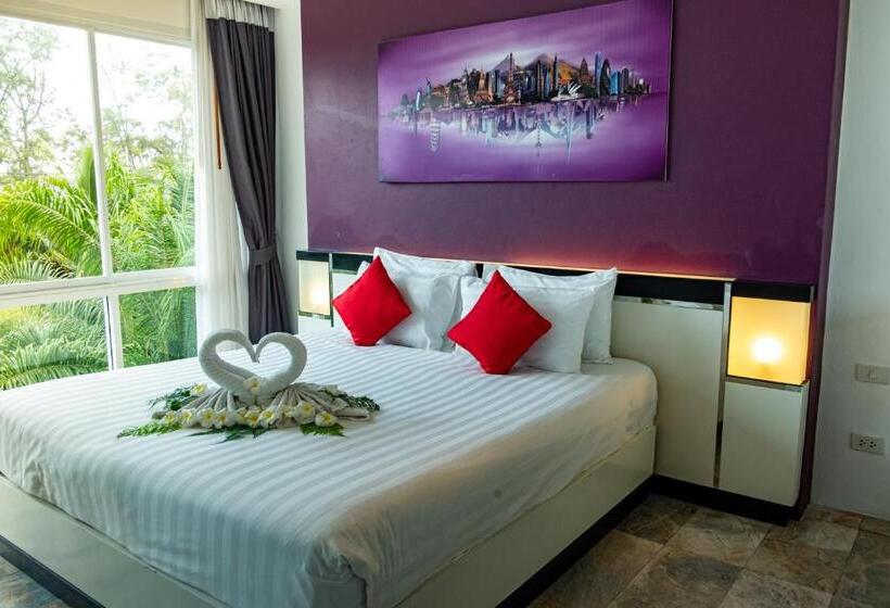 استراحتگاه Rawai Paradise