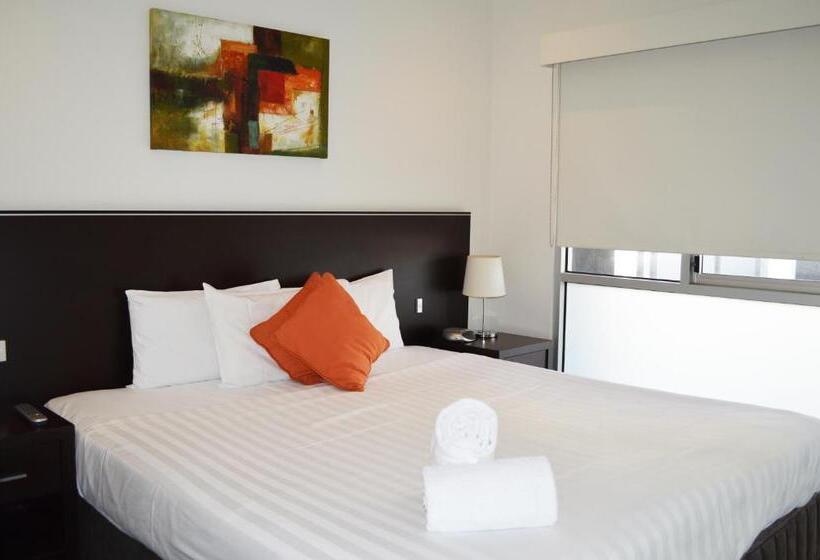 فندق St Kilda Central Apartments