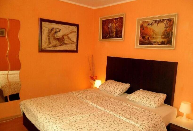 فندق Apartment Biro Kestenovi