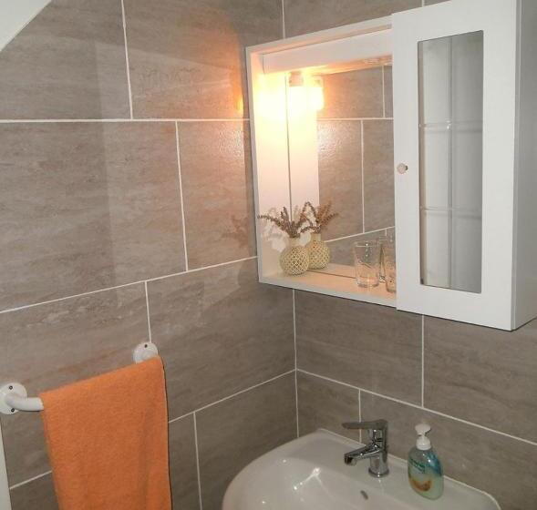 فندق Apartment Biro Kestenovi