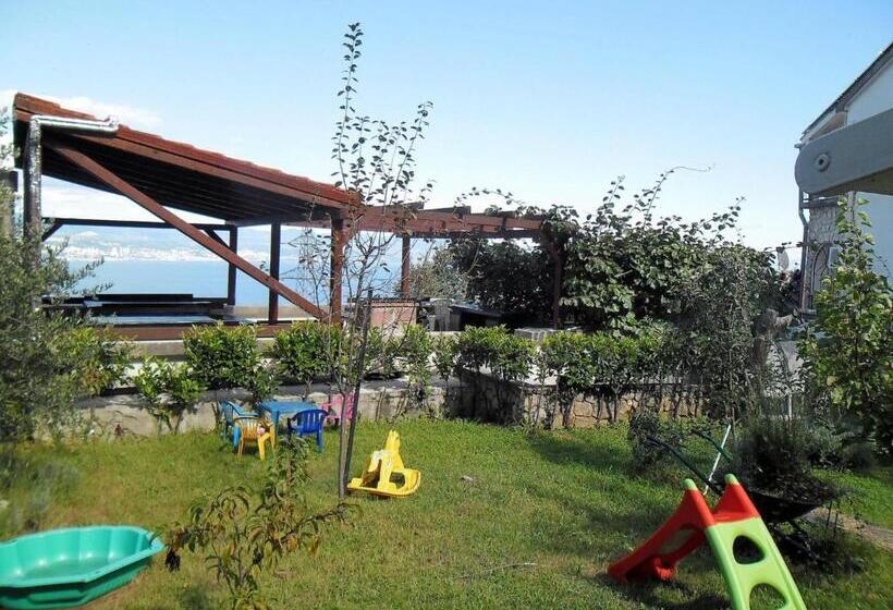 فندق Apartment Biro Kestenovi