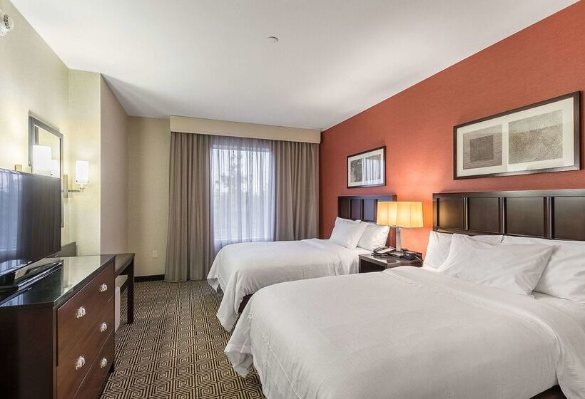 هتل Embassy Suites Newark Airport