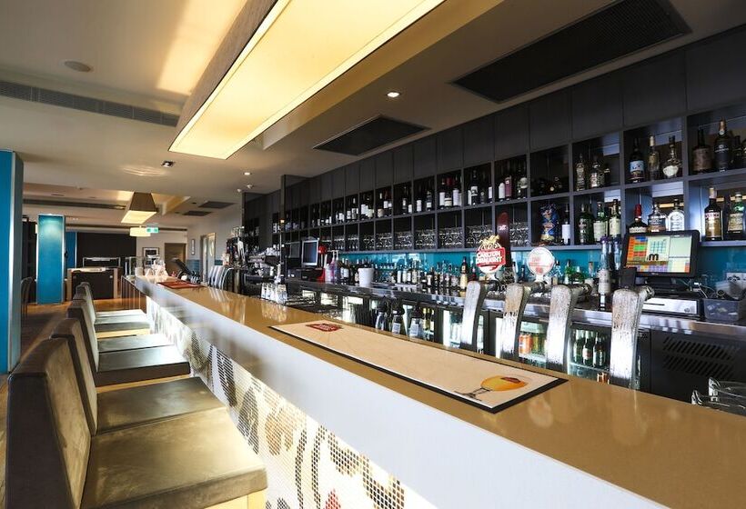 בית מלון כפרי Lady Bay Resort