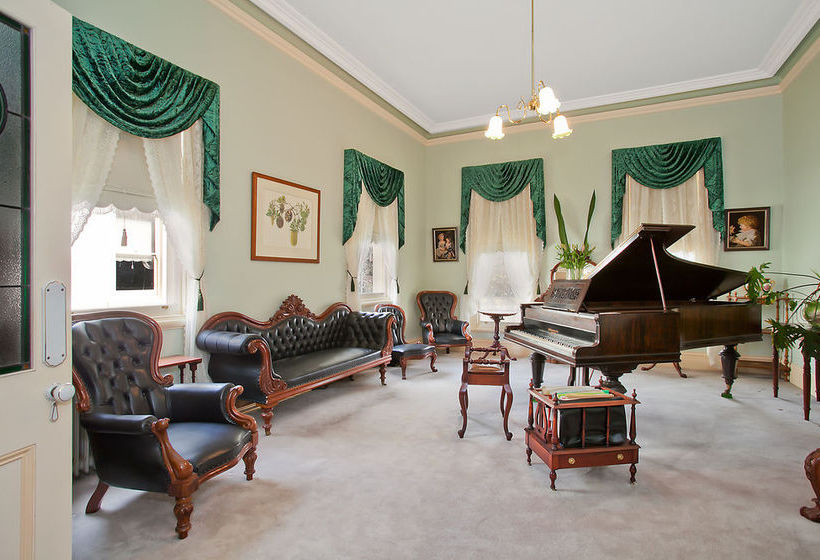 فندق Merton Manor Exclusive B&b