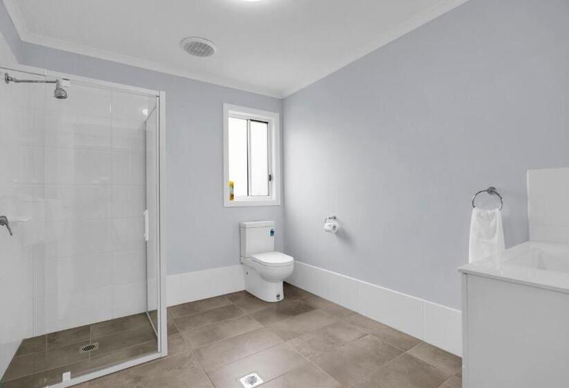 هتل Starline Alpacas Farmstay Resort