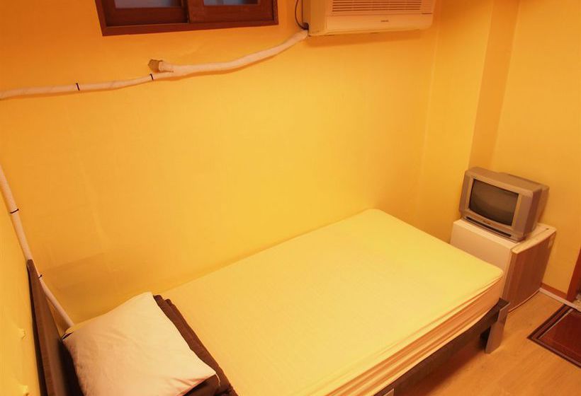 Shinchon Hostel