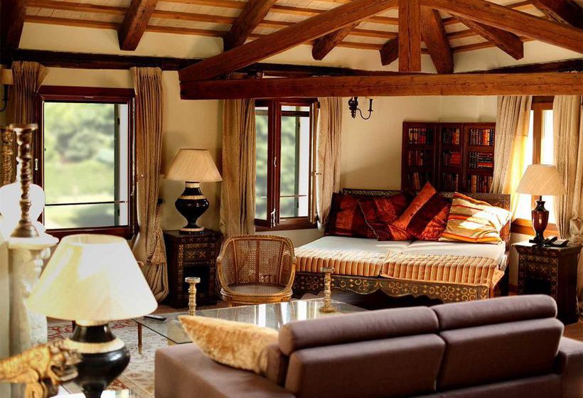 Venice Country Apartments