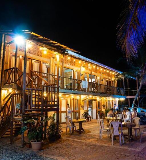 هاستل Katamaran