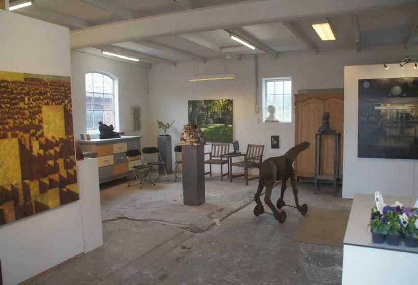 Bed and Breakfast Bij De Kunstenaars