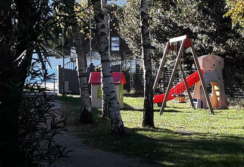 تختخواب و صبحانه Villa Torbole