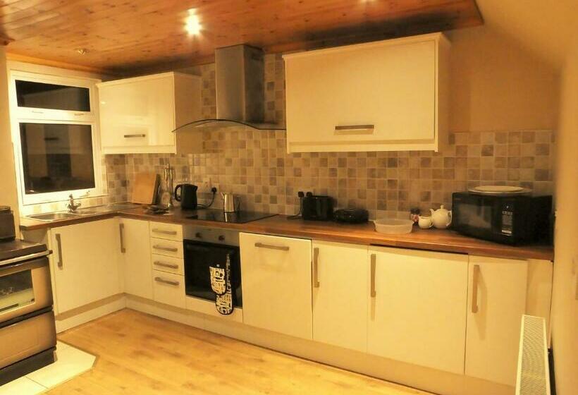 פנסיון Belle View House Self Catering