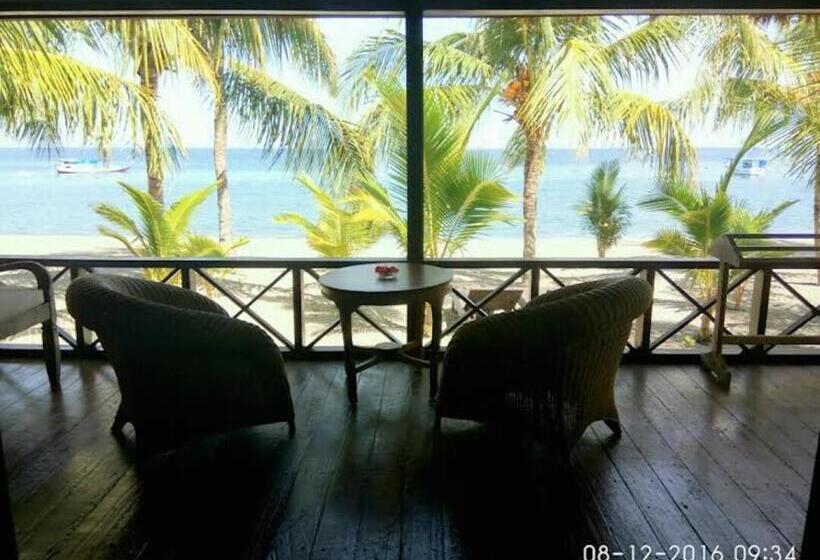 Sea World Club Beach Resort & Dive Center