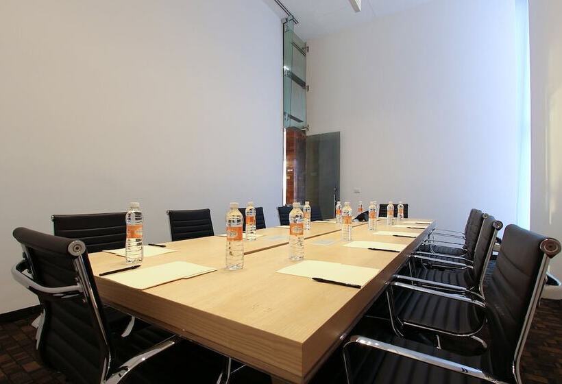 ホテル Fiesta Inn Merida