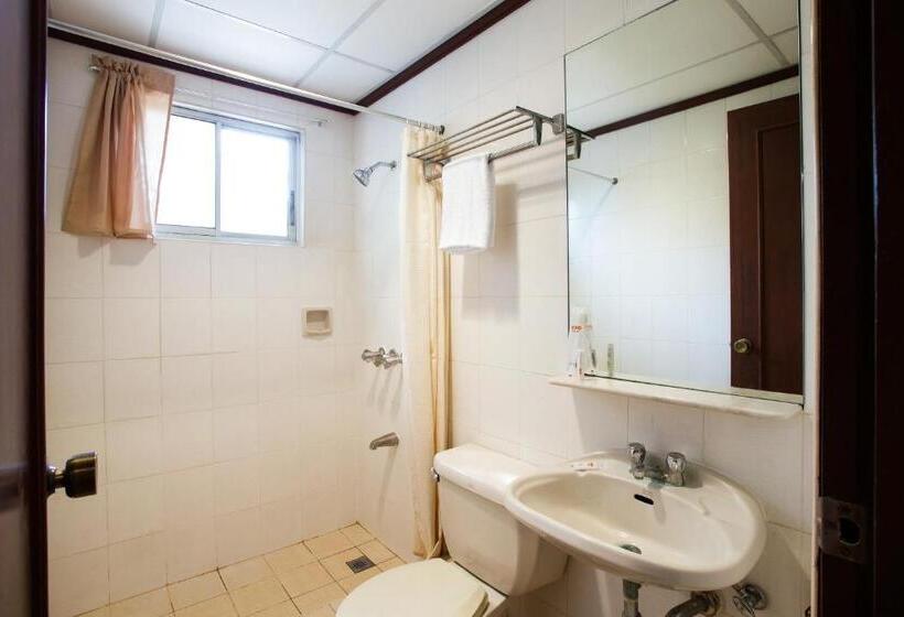 ホテル The Humbertos