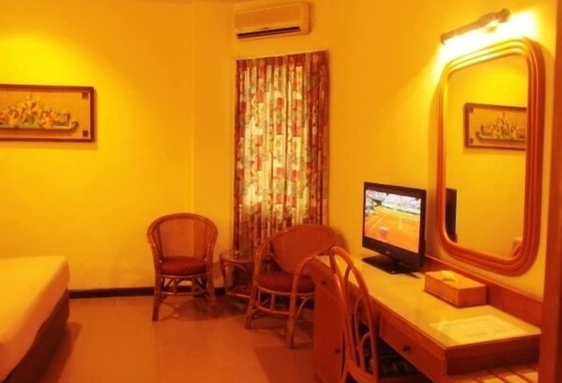 هتل Losari Beach Inn