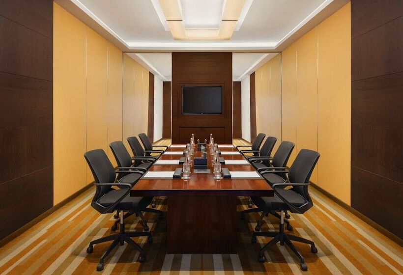 Hotel Courtyard By Marriott Bhopal